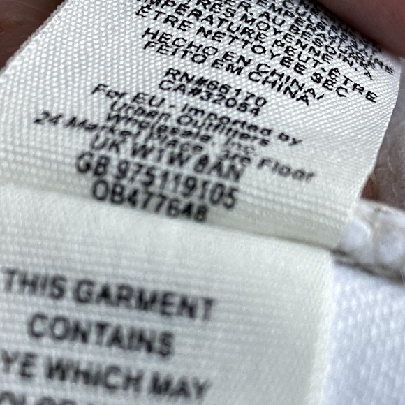 Free People Womens Shorts Size 24 White Cut Off Raw Hem Button Fly - Picture 9 of 9